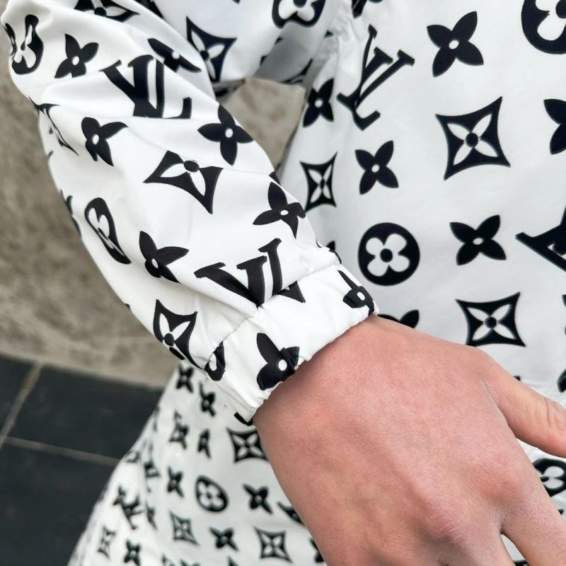 EyeCatching Louis Vuitton Sunscreen Jacket 133643