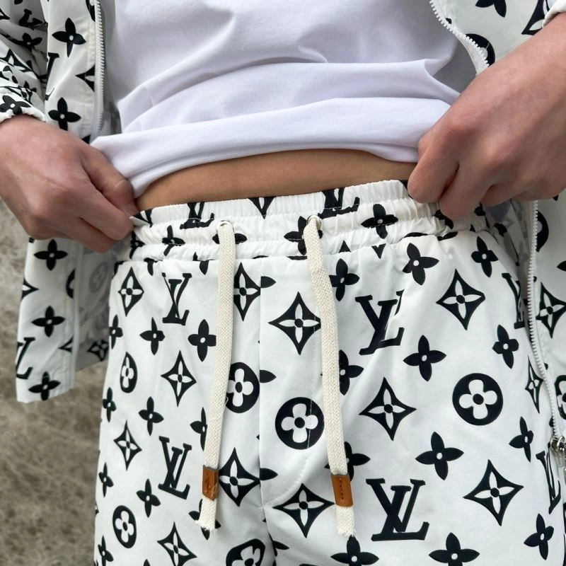 EyeCatching Louis Vuitton Sunscreen Jacket 133643