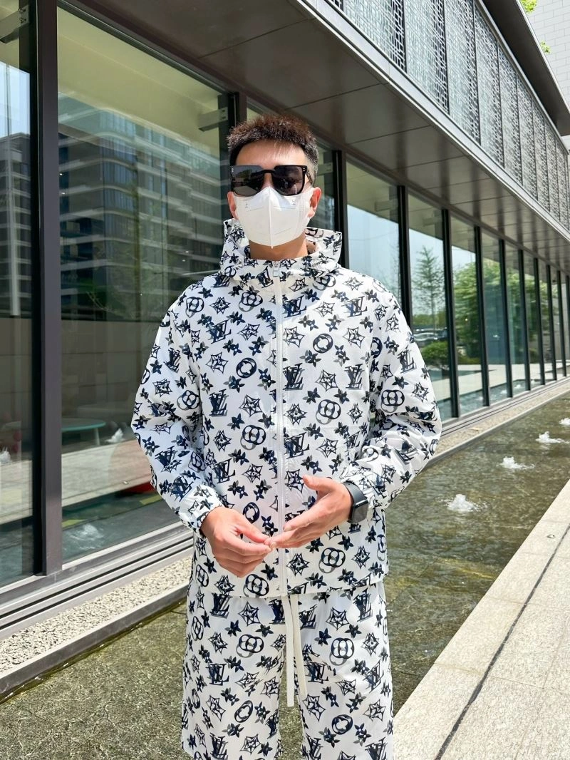 Louis Vuitton Sunscreen Jacket Vibrant 133648