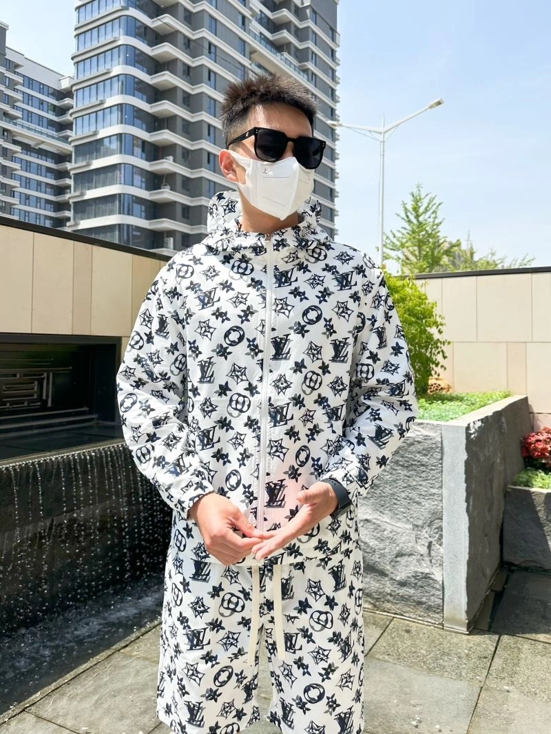 Unisex Louis Vuitton Sunscreen Jacket 133652