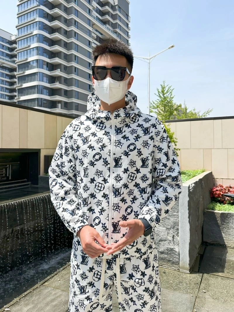 Unisex Louis Vuitton Sunscreen Jacket 133652