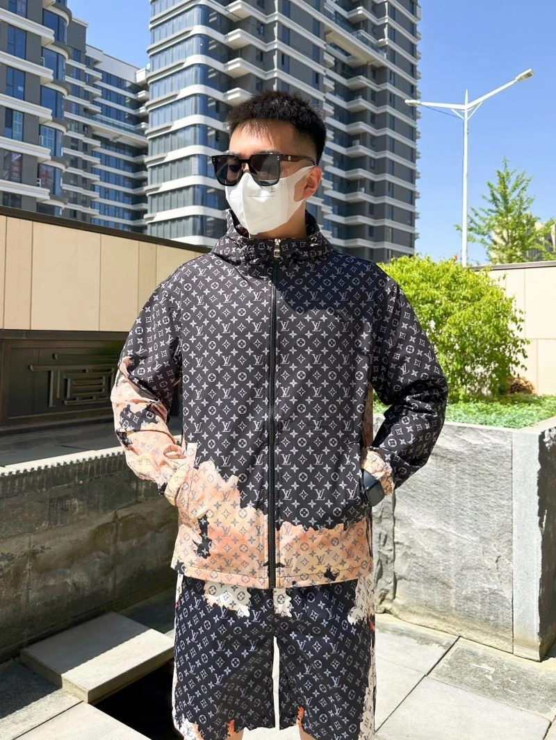 Bright Louis Vuitton Sunscreen Jacket 133658