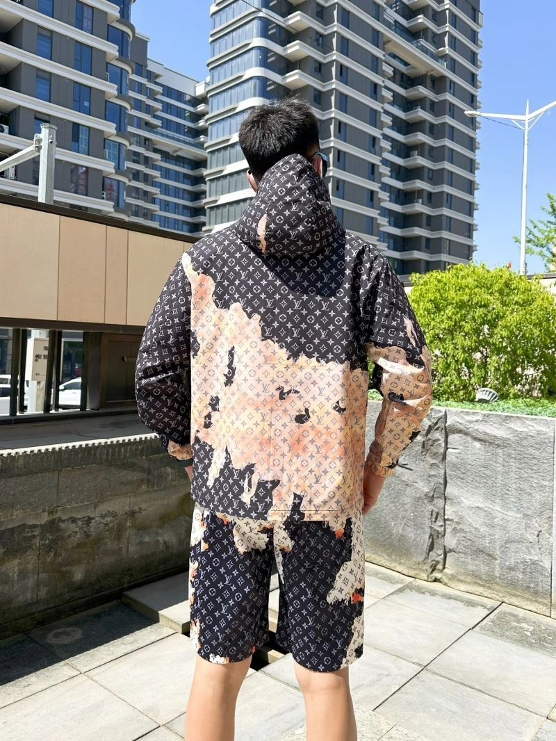 Bright Louis Vuitton Sunscreen Jacket 133658
