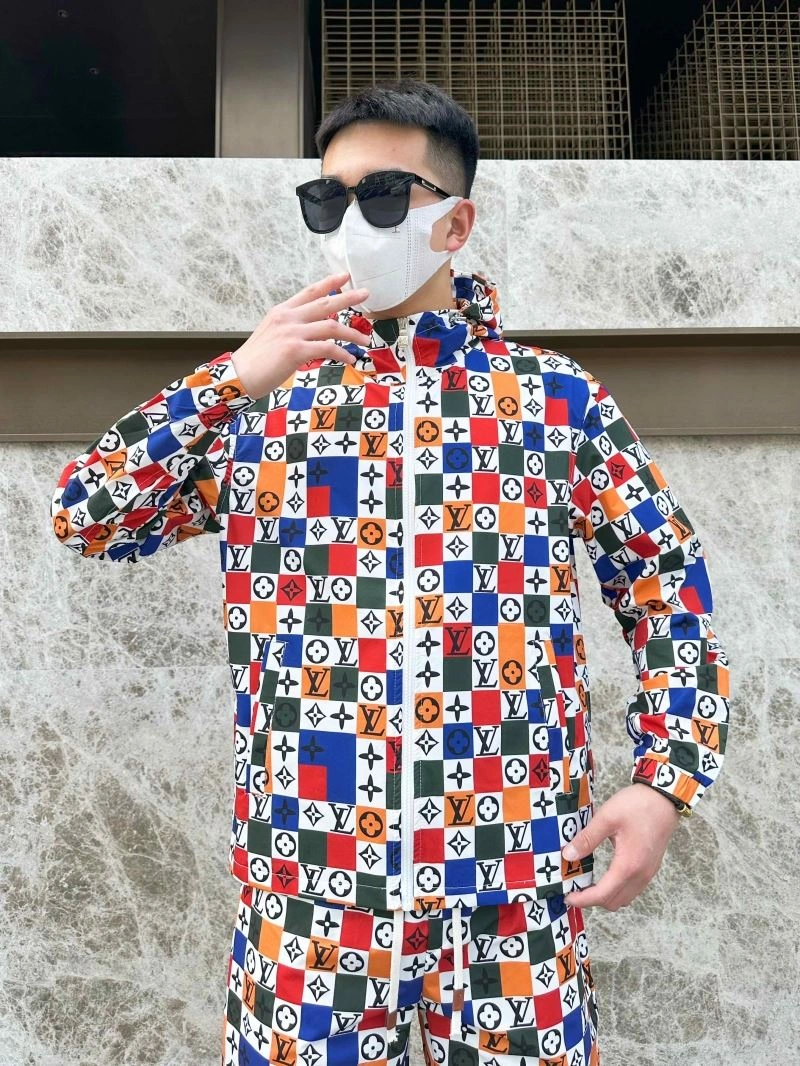 Louis Vuitton Sunscreen Jacket Unisex 133654