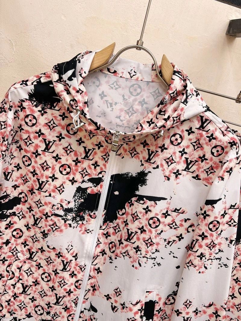 Sleek Louis Vuitton Sunscreen Jacket 132679