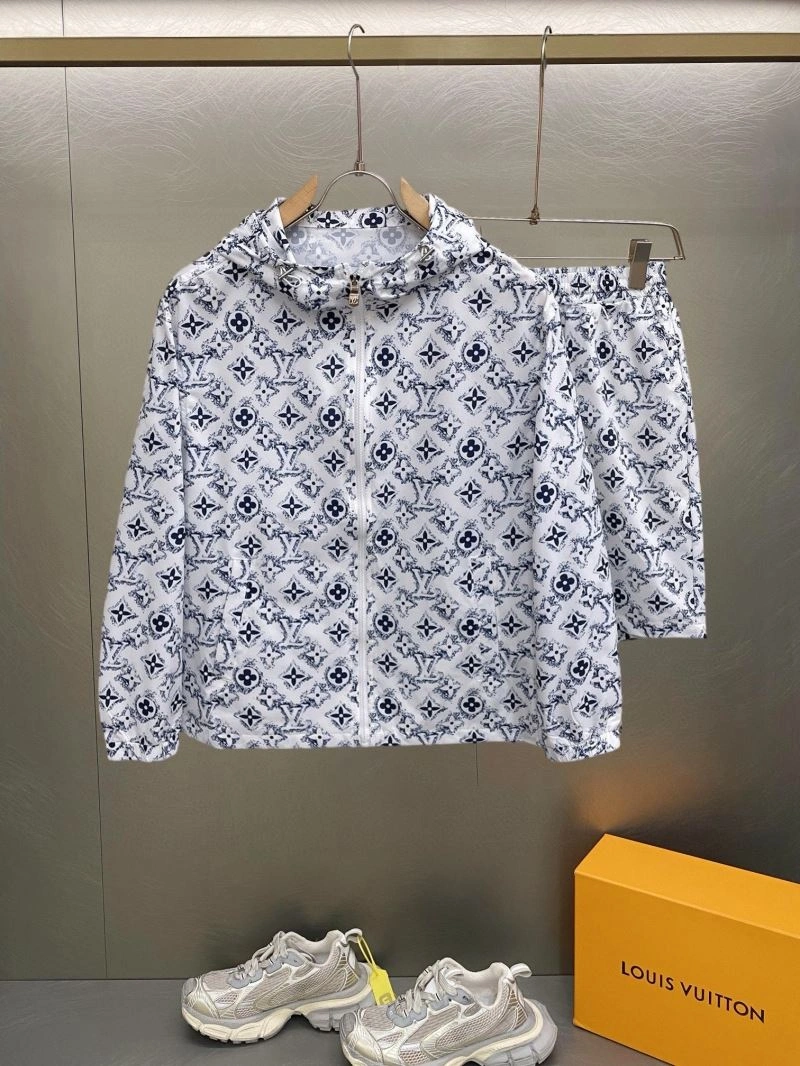 Louis Vuitton Sunscreen Jacket Fashionable 132682