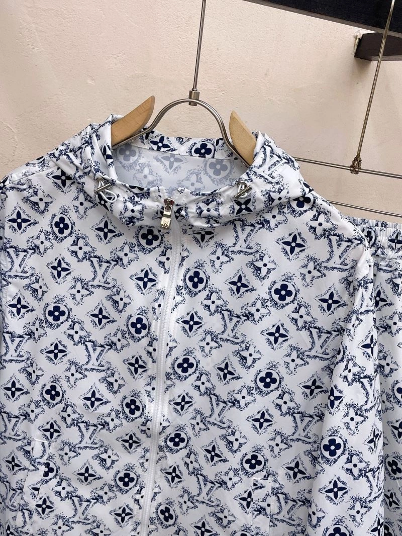 Louis Vuitton Sunscreen Jacket Fashionable 132682
