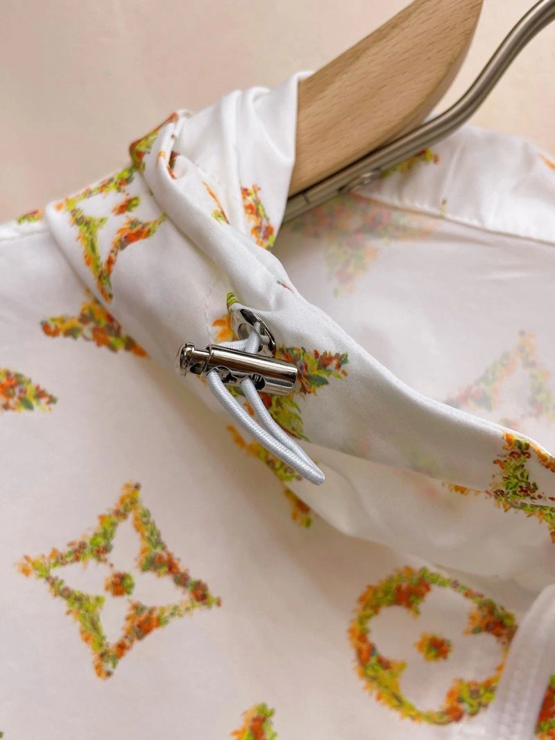 Bright Louis Vuitton Sunscreen Jacket 132685