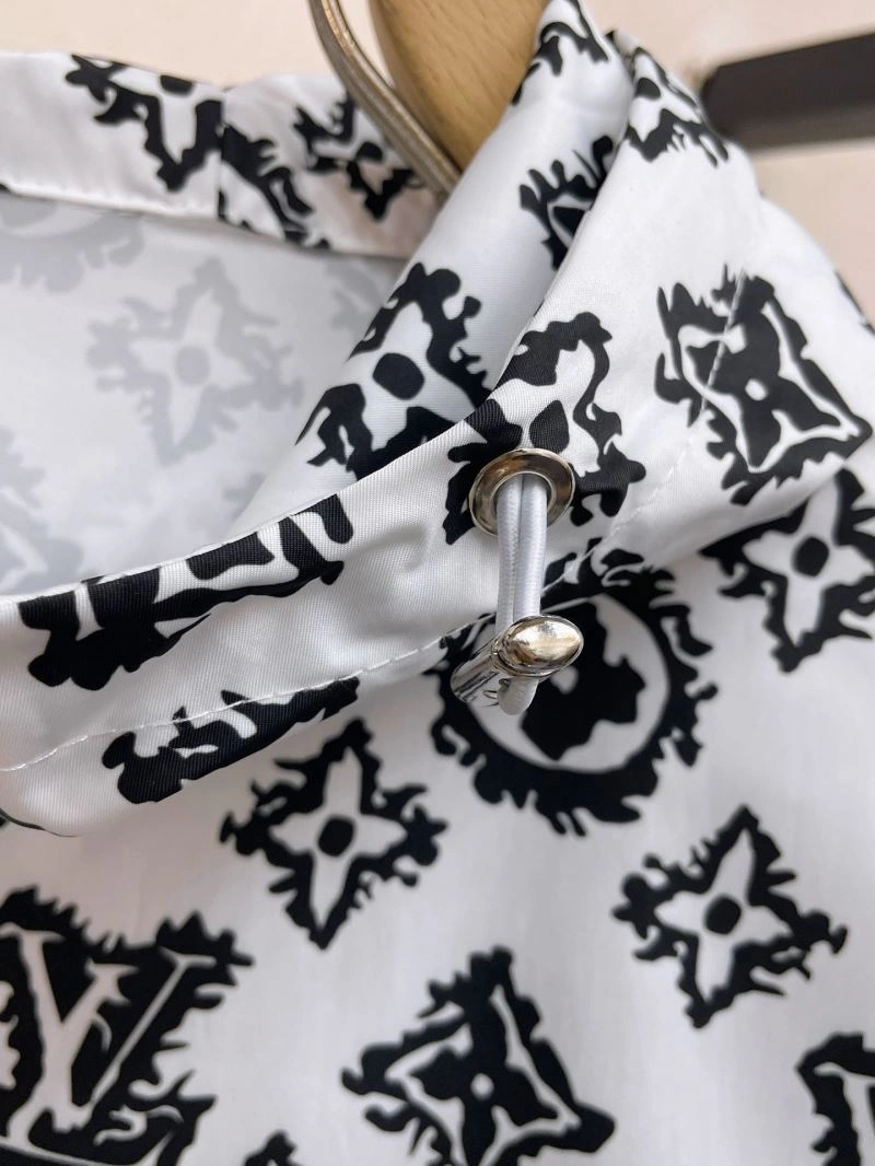 Breathable Louis Vuitton Sunscreen Jacket 132683