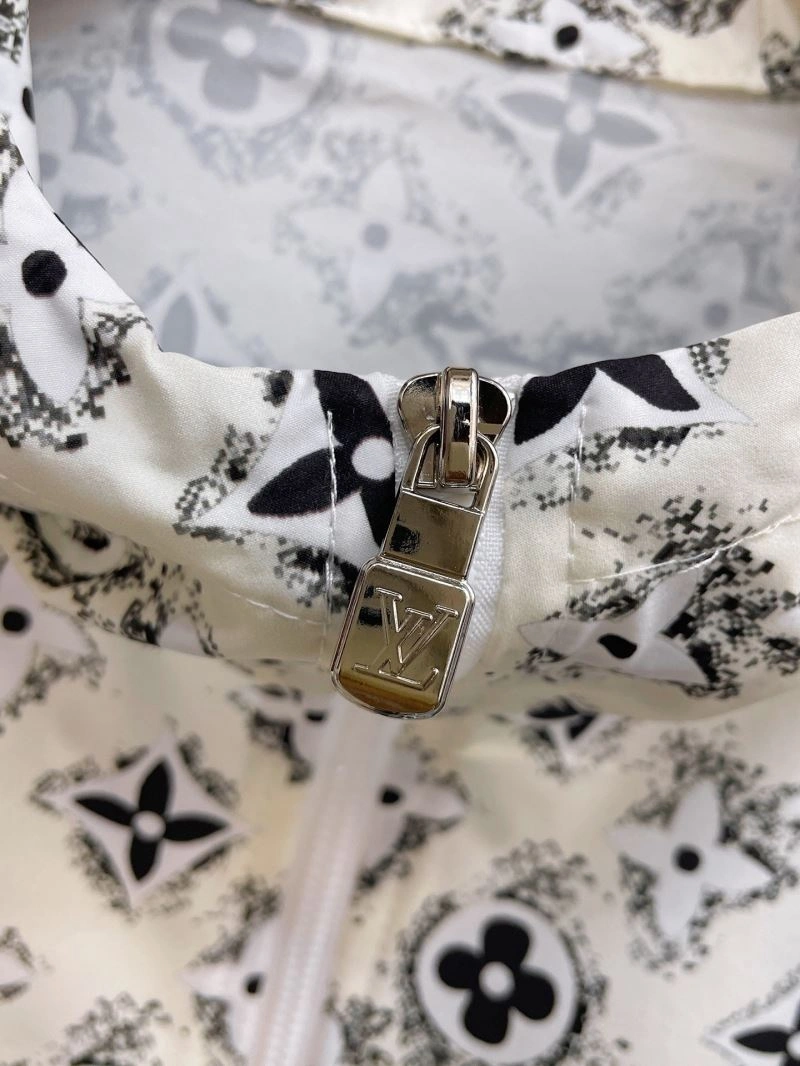 Original Louis Vuitton Sunscreen Jacket 132676