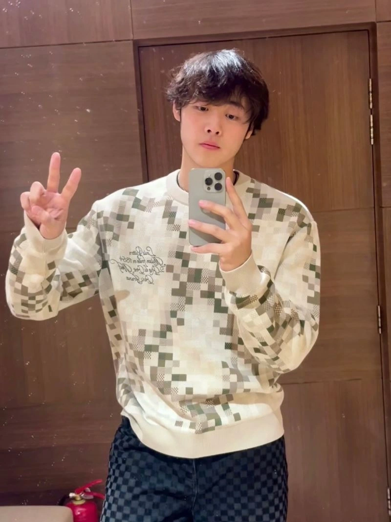 Affordable Louis Vuitton Sweaters 138503