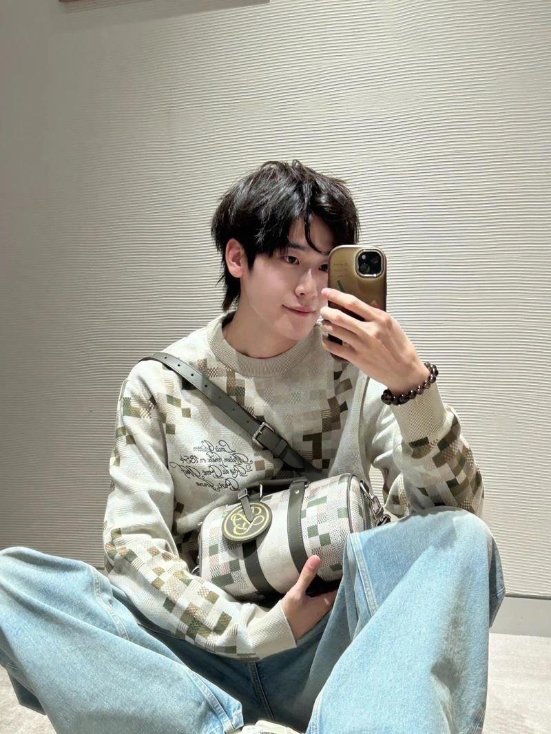 Affordable Louis Vuitton Sweaters 138503