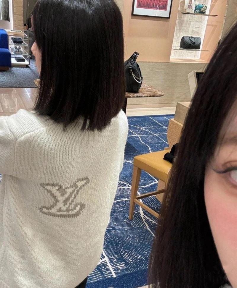 Lightweight Louis Vuitton Sweaters 138495