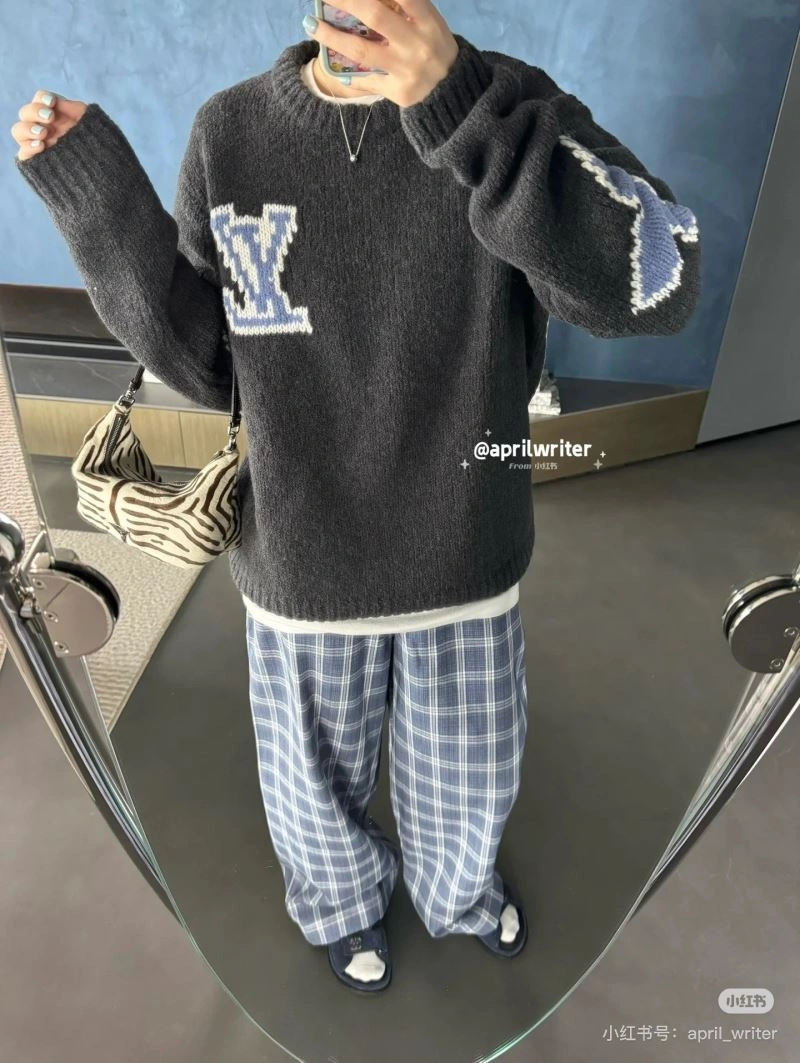 Bold Louis Vuitton Sweaters 138506