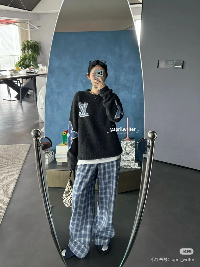 Bold Louis Vuitton Sweaters 138506
