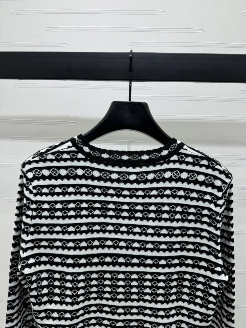 Packable Louis Vuitton Sweaters 131661