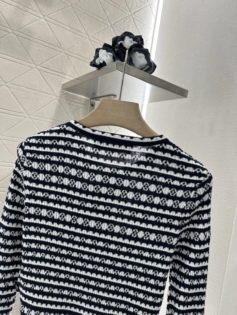Louis Vuitton Sweaters UrbanChic 131672
