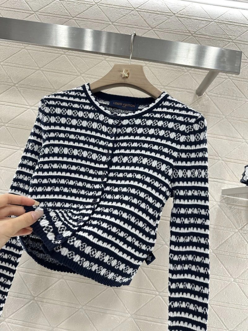 Louis Vuitton Sweaters UrbanChic 131672