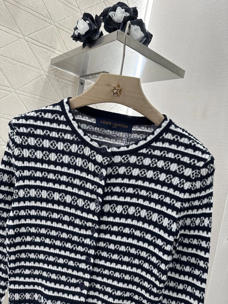Louis Vuitton Sweaters UrbanChic 131672