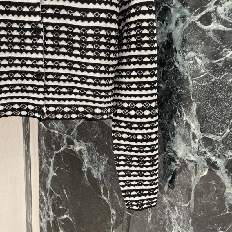EyeCatching Louis Vuitton Sweaters 131668