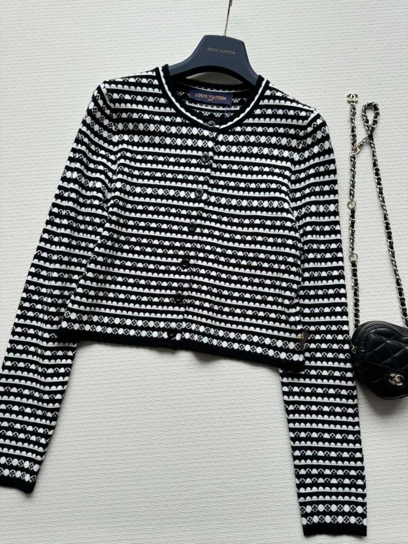 Louis Vuitton Sweaters WeatherProof 130582