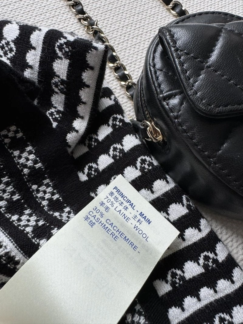 Louis Vuitton Sweaters WeatherProof 130582