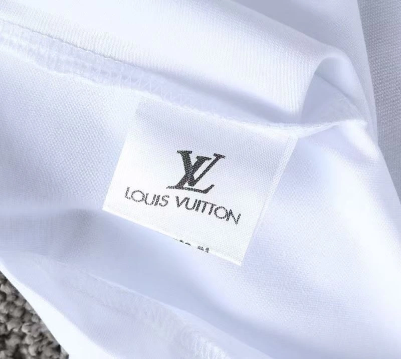 Louis Vuitton T-Shirts Bold 139233