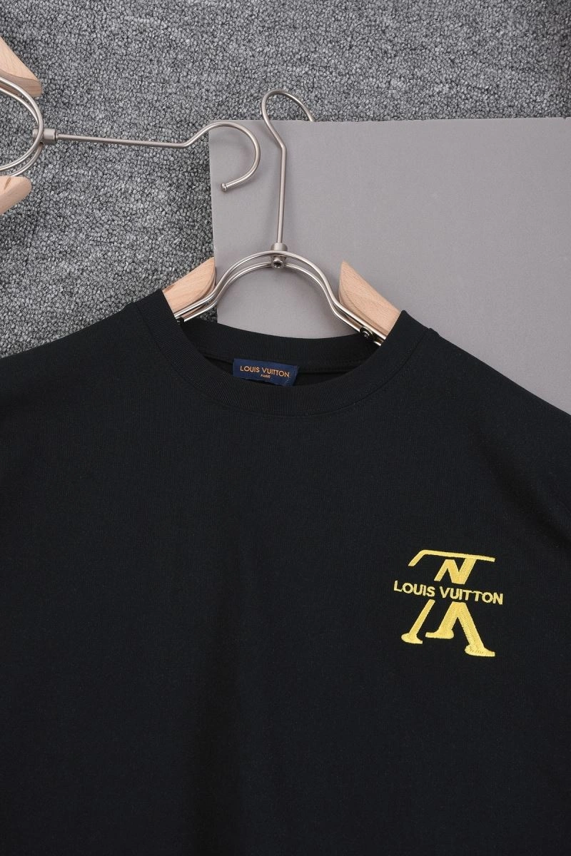 Breathable Louis Vuitton T-Shirts 138795
