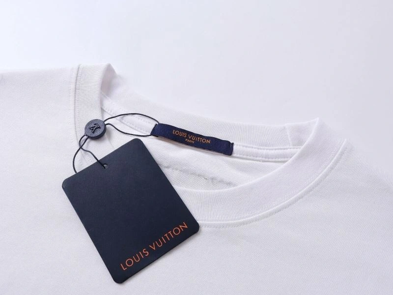 Louis Vuitton T-Shirts Minimalist 139218