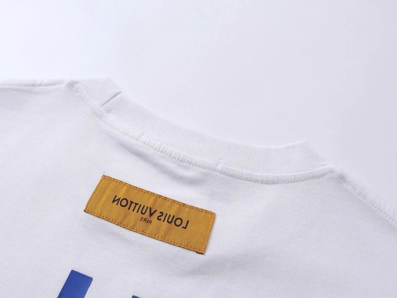 Louis Vuitton T-Shirts Minimalist 139218