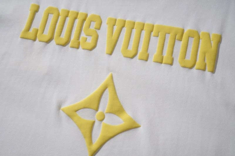 SoftTouch Louis Vuitton T-Shirts 139210