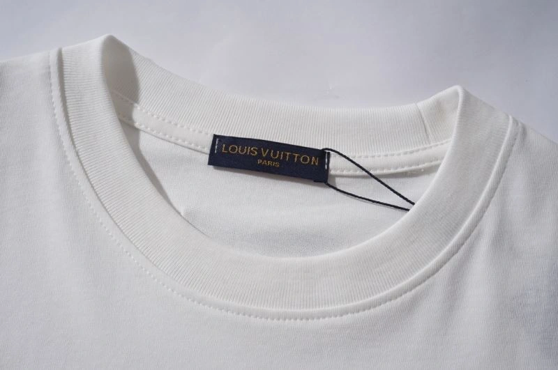 SoftTouch Louis Vuitton T-Shirts 139210