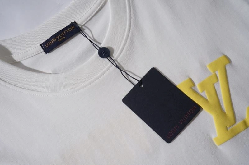 SoftTouch Louis Vuitton T-Shirts 139210