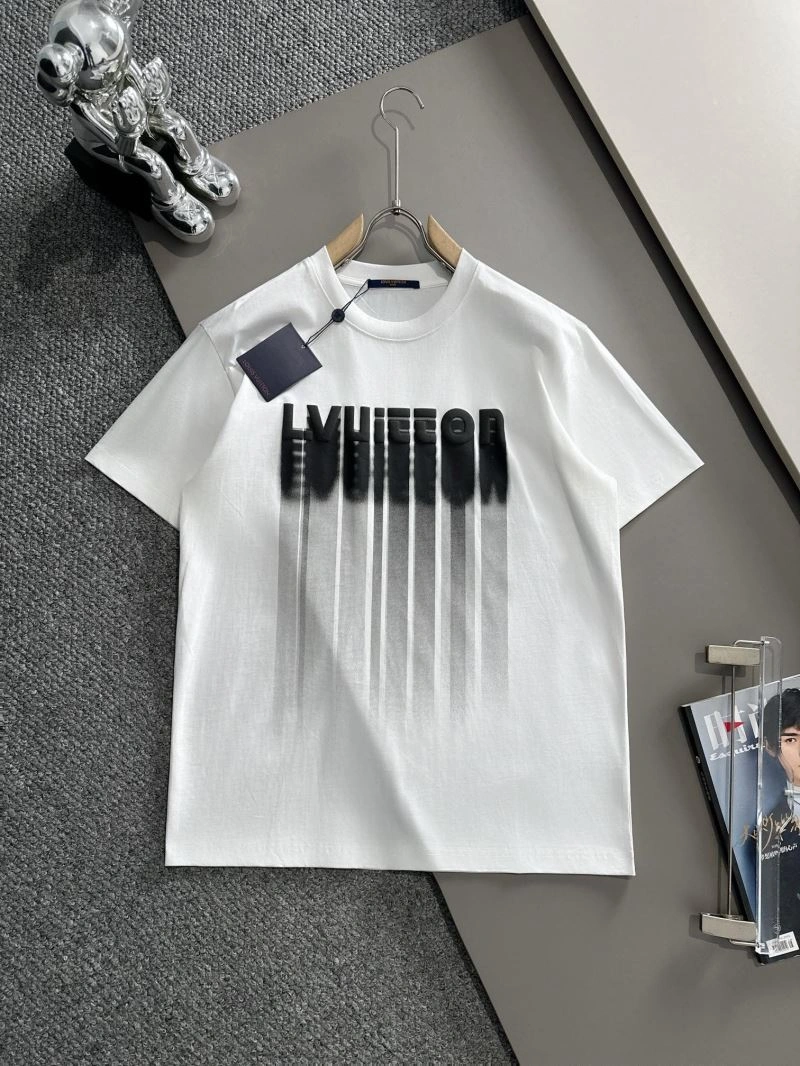 Premium Louis Vuitton T-Shirts 139209