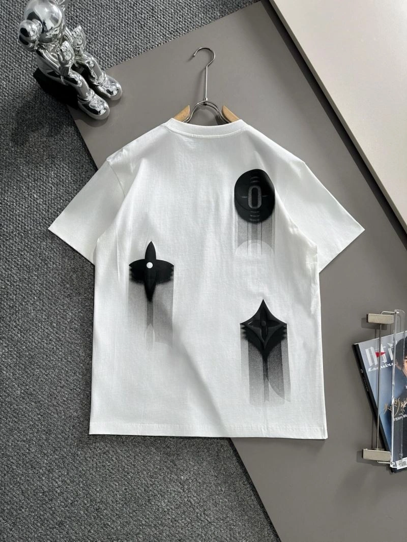 Premium Louis Vuitton T-Shirts 139209