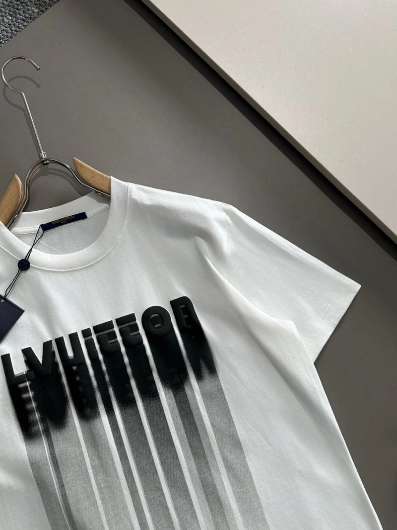 Premium Louis Vuitton T-Shirts 139209