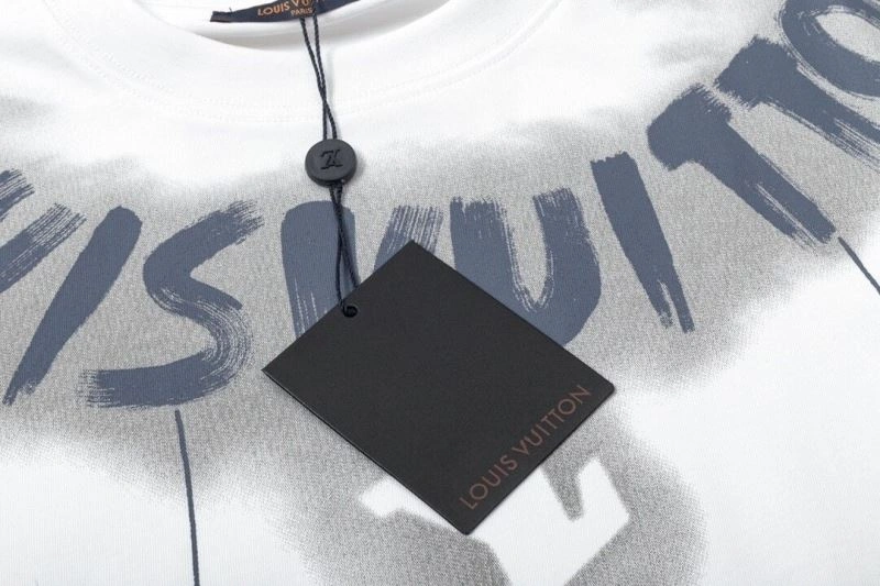 Louis Vuitton T-Shirts Comfortable 139212