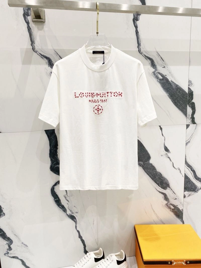 Contemporary Louis Vuitton T-Shirts 132169