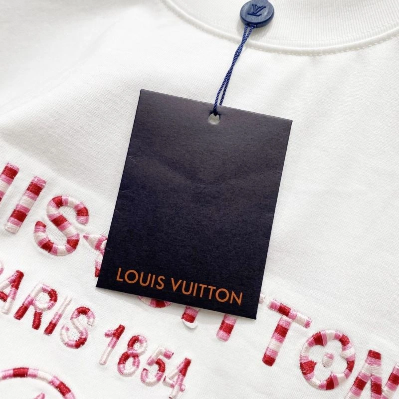 Contemporary Louis Vuitton T-Shirts 132169