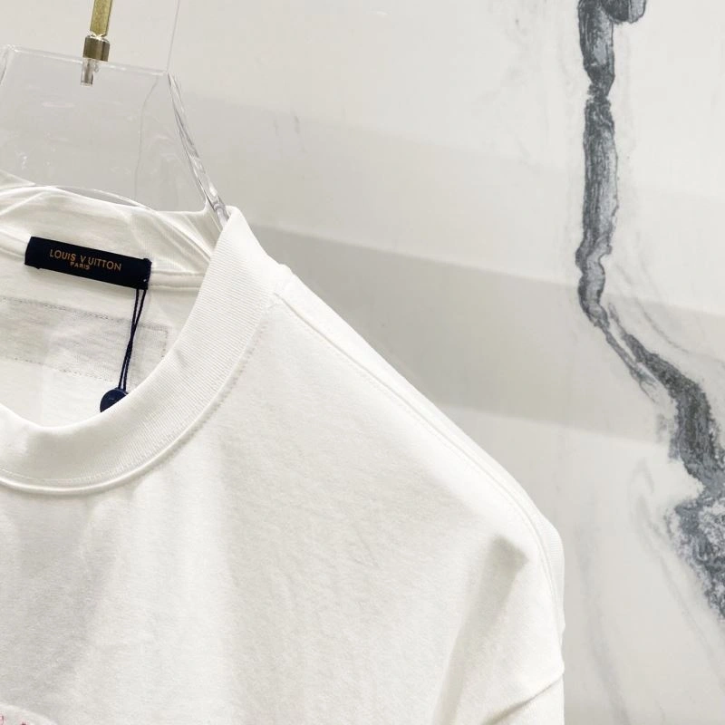 Contemporary Louis Vuitton T-Shirts 132169