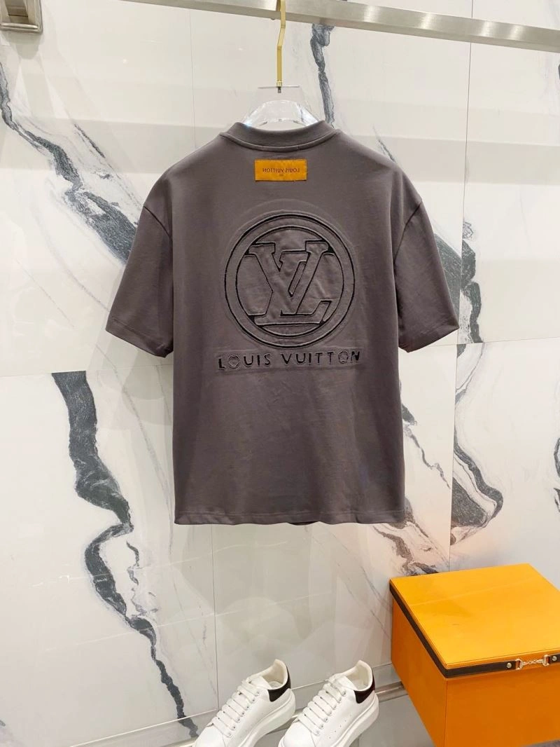 Bold Louis Vuitton T-Shirts 132155