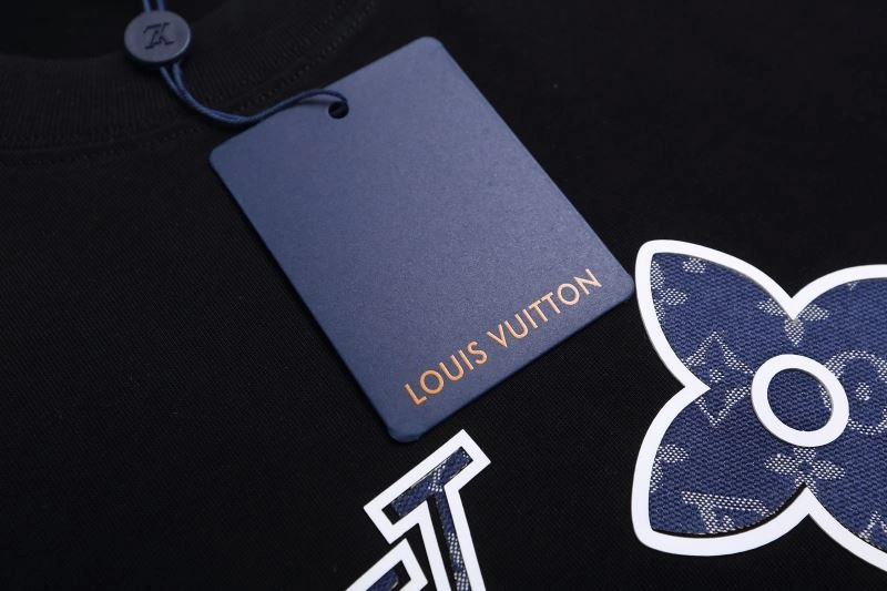 Louis Vuitton T-Shirts Sophisticated 132180