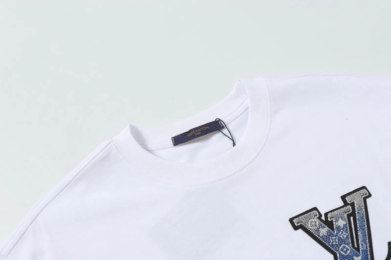 Louis Vuitton T-Shirts Bold 132172