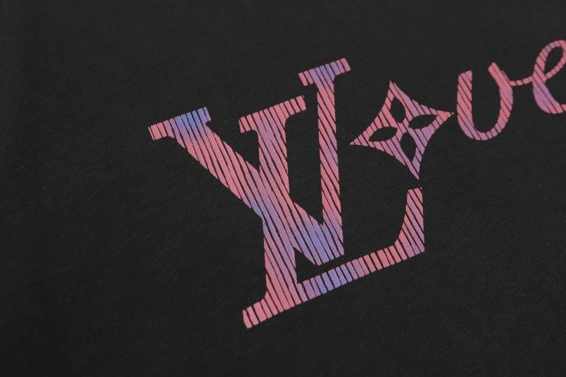 Vibrant Louis Vuitton T-Shirts 132154