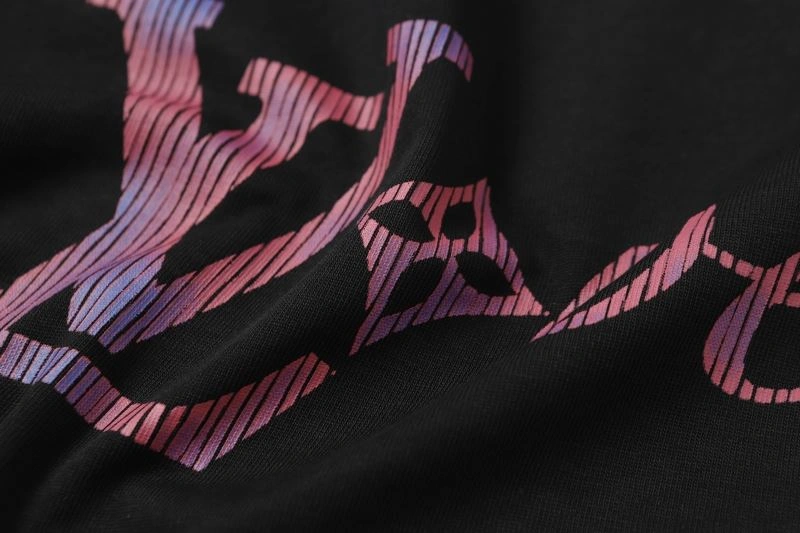 Vibrant Louis Vuitton T-Shirts 132154