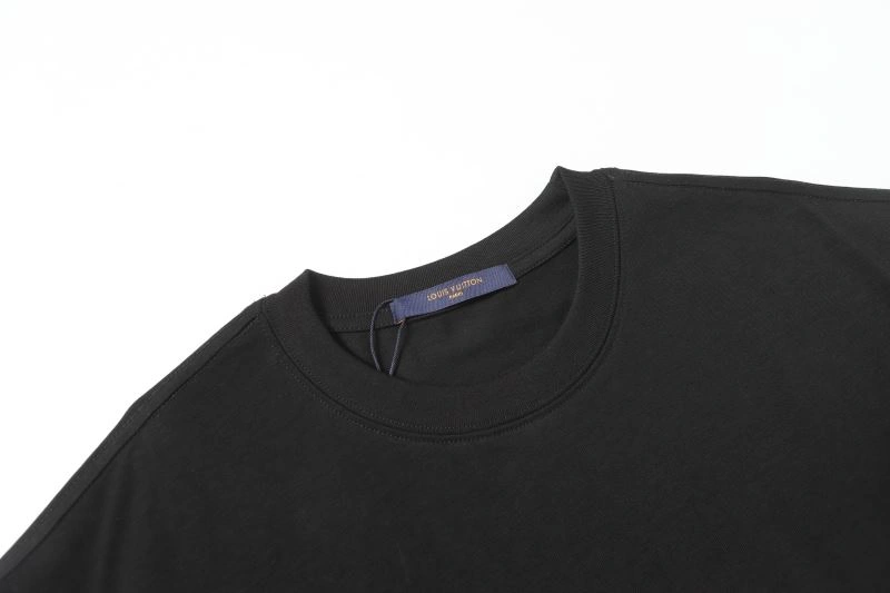 Vibrant Louis Vuitton T-Shirts 132154