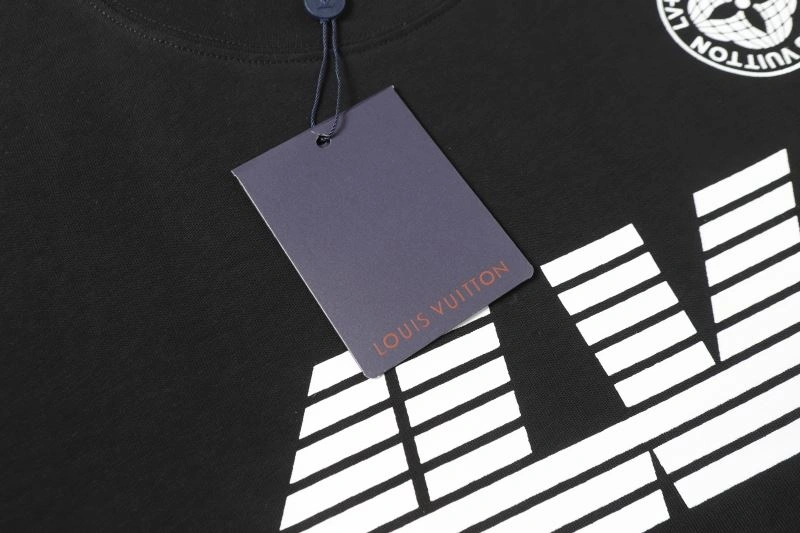 Premium Louis Vuitton T-Shirts 132152