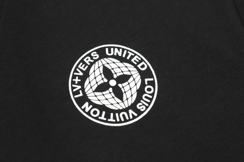 Premium Louis Vuitton T-Shirts 132152