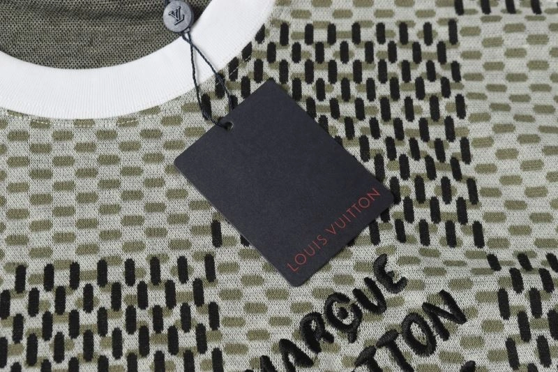 Louis Vuitton T-Shirts WeatherProof 132147