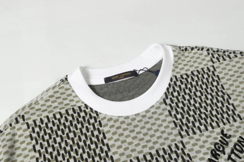 Louis Vuitton T-Shirts WeatherProof 132147